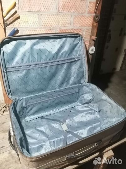 Чемодан на колесах