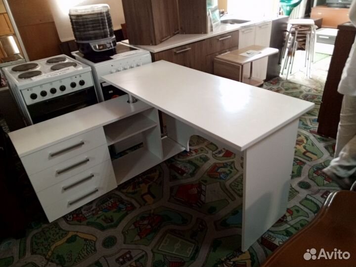 Стол письменный, стол компьютерный