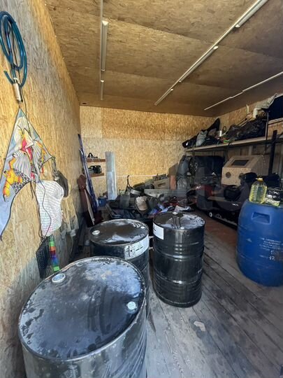 Гараж, > 30 м²