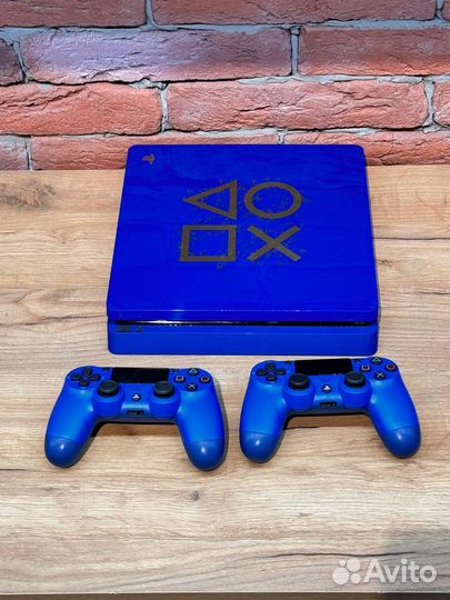 Лимитированная PS4 slim days of play 2 джоя +GT7