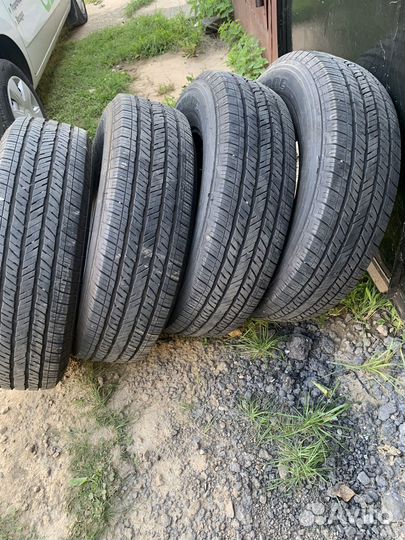 Bridgestone Dueler H/T 685 245/75 R17