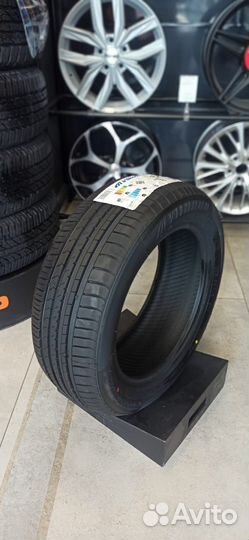 Winrun R330 245/40 R18