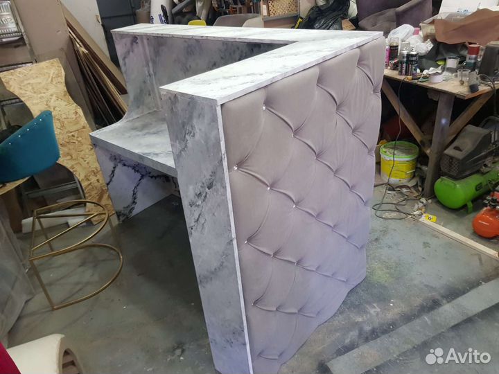 Стойка ресепшн с покраской под мрамор