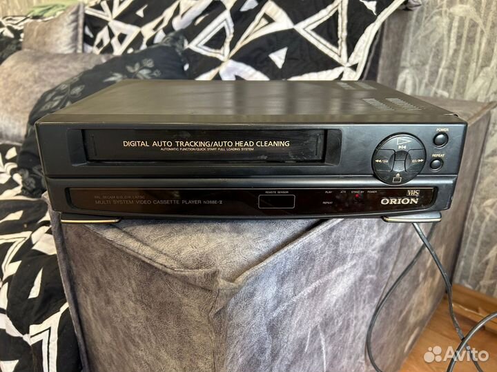 Видео магнитофон + касеты