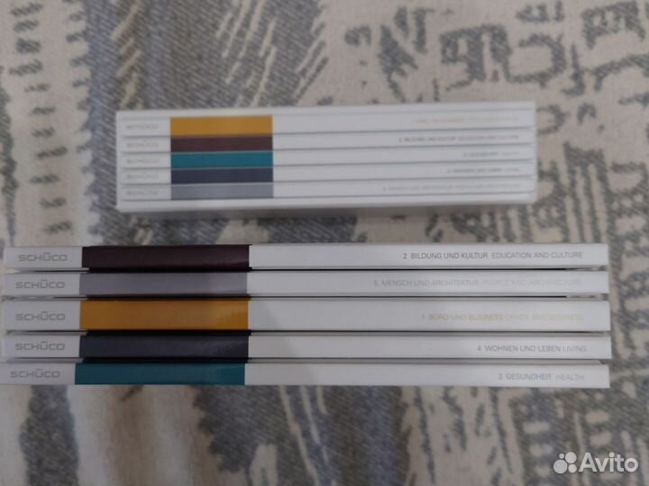 Книги по архитектуре в подарочной коробке