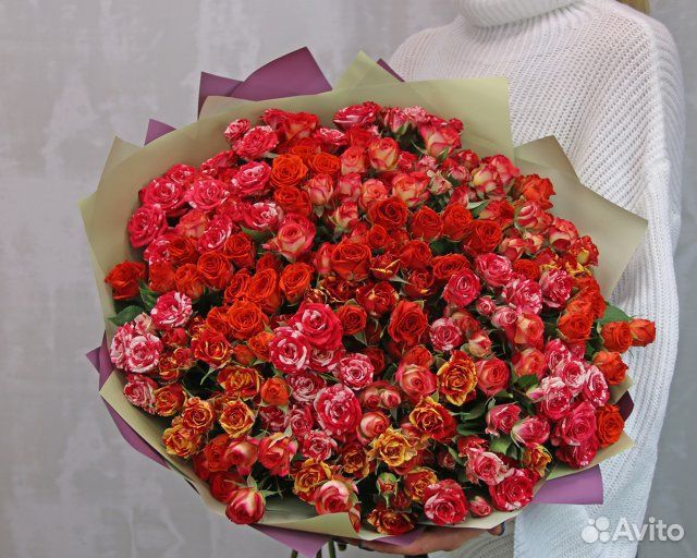 Букет из 35 высоких кустовых роз (Кения) 60-70 см