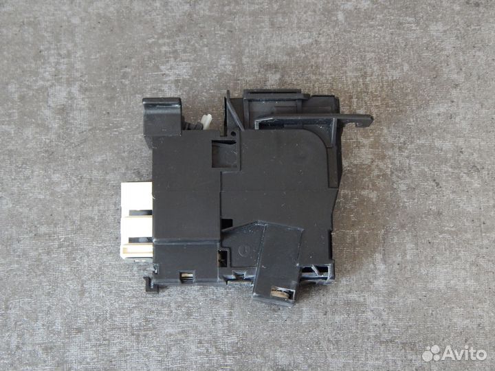 Замок люка (двери) ст.машины Ariston C00111494