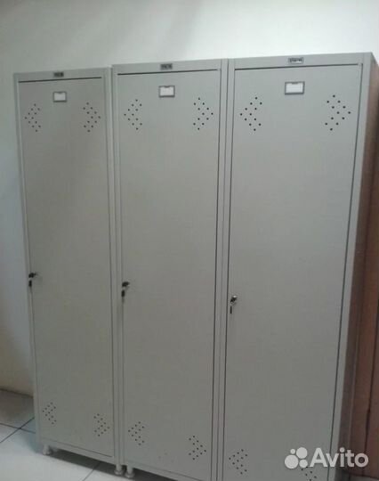 Шкаф металлический для одежды / для раздевалок