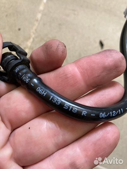 Трубка вакуумная Audi A4 B8 06H133518R