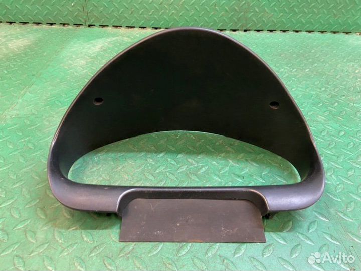 Консоль панели приборов Mitsubishi Carisma 4G92