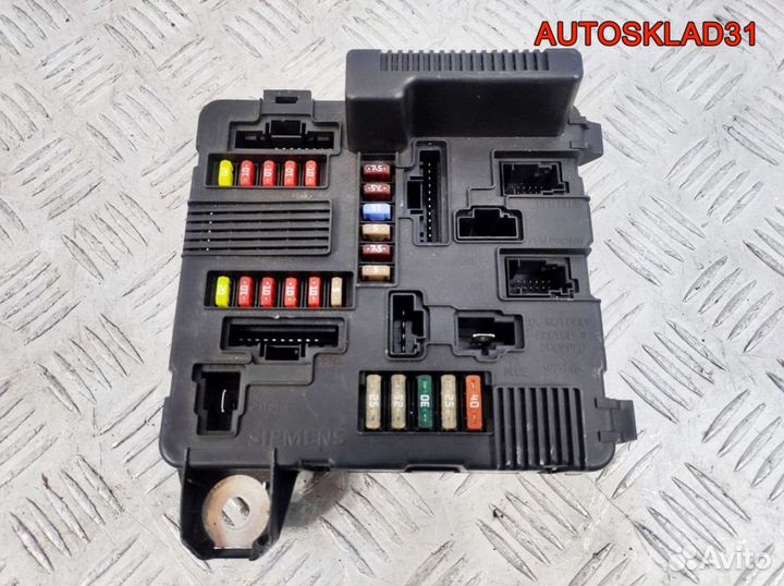 Блок предохранителей Renault Megane 2 8200306033B