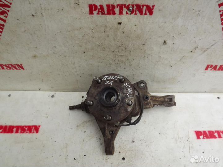 Кулак передний правый Субару Трибека B9