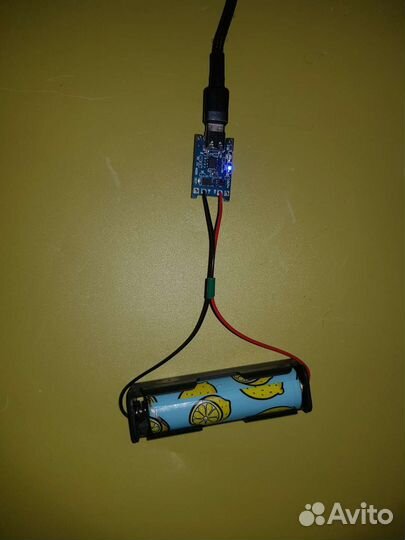 Зарядка для аккумулятора 18650 с холдером