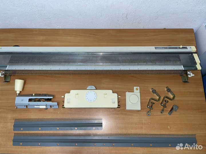 Вторая фонтура Silver Reed SRJ70