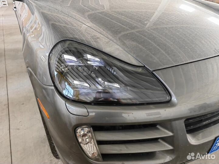 Светодиодные фары на Porsche Cayenne 2007-2010 LED