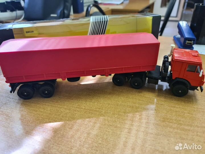 Модель СССР 1:43. Камаз 5410 с тентом красный