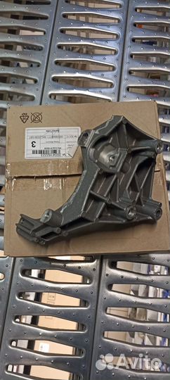 Кронштейн генератора 11180104103401