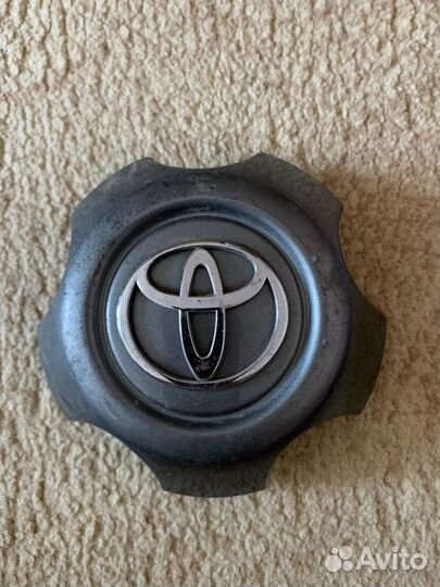Колпак на литой диск Тойота