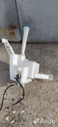 Бочок омывателя Nissan teana j31