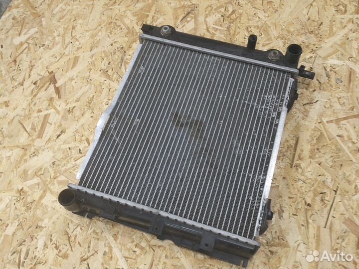 W124 радиатор охлаждения основной