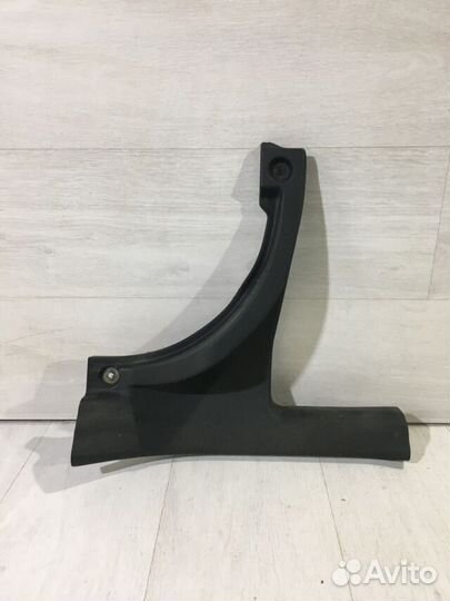 Обивка порога уголок задн. KIA RIO 3 1.4 мт хетчбе