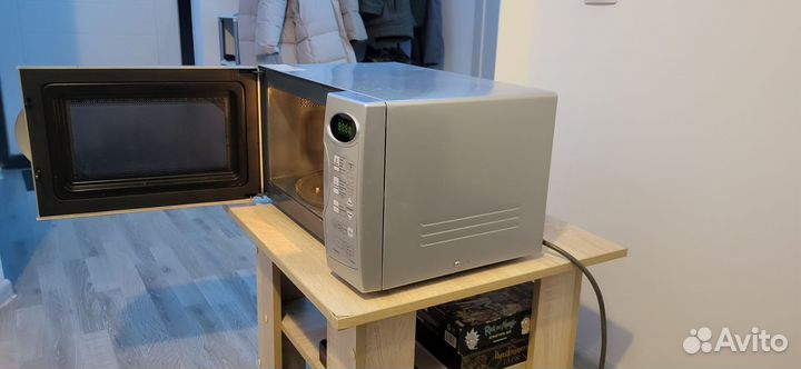 Микроволновая печь Samsung ce28gnr-s(б/у)