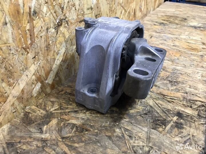 Кронштейн двигателя Volkswagen Jetta 6 седан 1