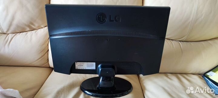 Монитор LG Flatron w2343T-PF