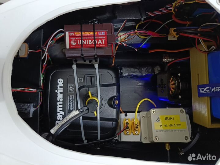 Прикормочный кораблик с gps + Эхолот raymarine