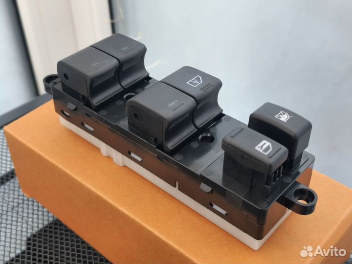 Новые Кнопки стеклоподъёмников Nissan Murano Z50