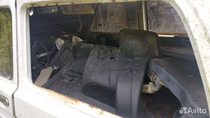 LADA 4x4 (Нива) 1.7 МТ, 2000, битый, 200 000 км