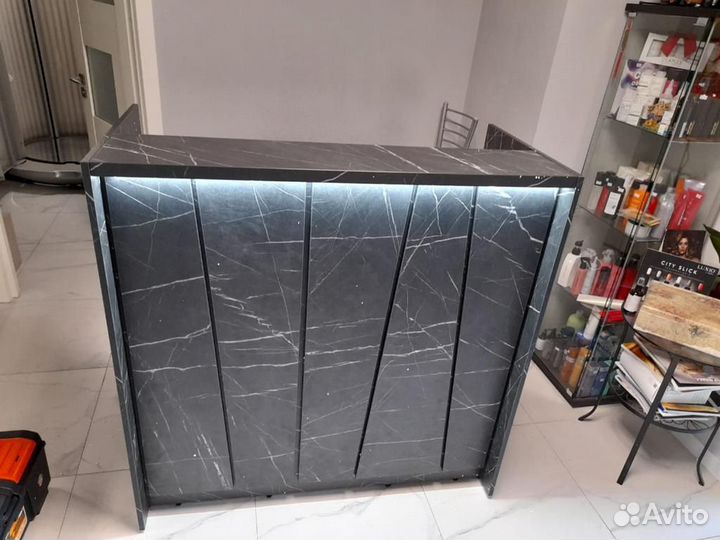 Стойка ресепшн