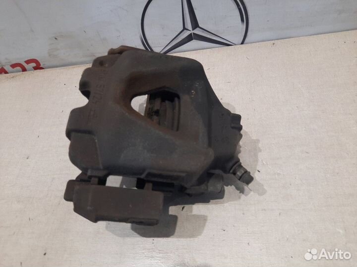 Суппорт передний правый Bmw X1 E84 N46B20BD 2012