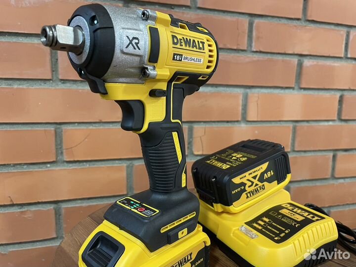 Гайковерт аккумуляторный dewalt