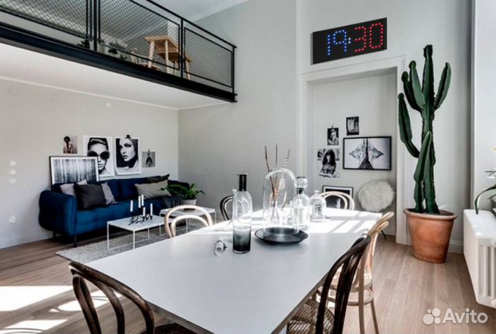 Настенные Бинарные часы Clo 01 WF