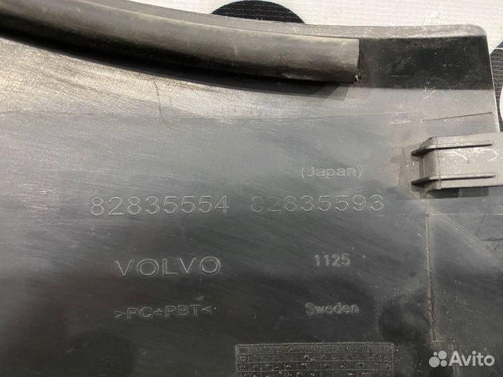 Угол панели стеклоочистителя Volvo FH4 82835554