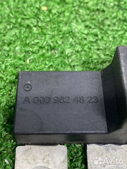 Реле Mercedes-Benz S-Class W222