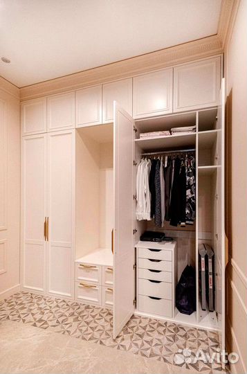 Встроенный шкаф в прихожую под заказ