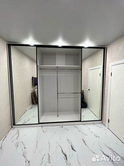 Современный шкаф купе