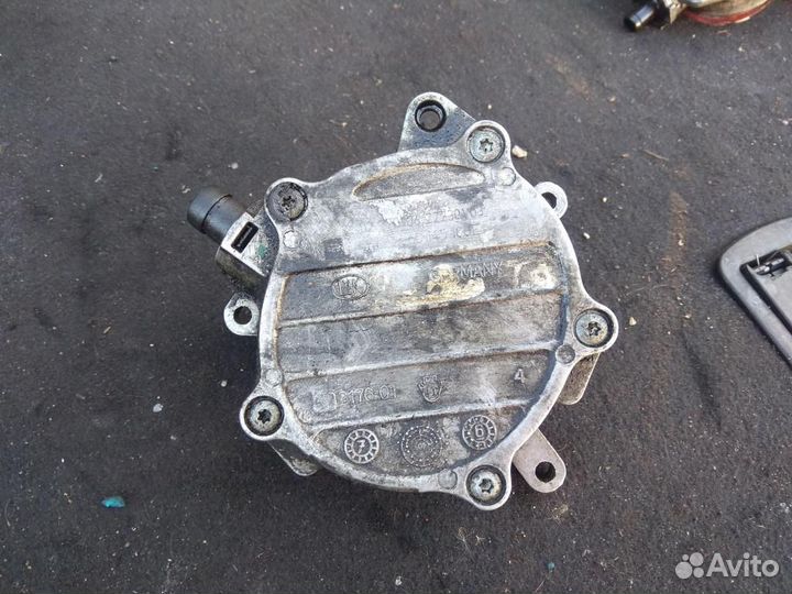 Насос вакуумный 06D145100E 2.0 Турбо бензин Volk