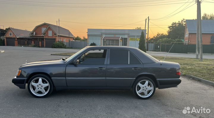 Mercedes-Benz E-класс 2.0 AT, 1993, 670 402 км