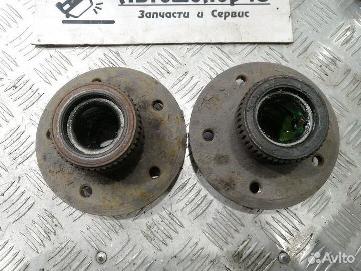 Ступица передняя Mercedes W202, W208, W210