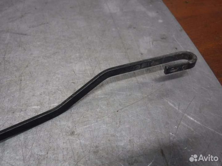 Поводок дворника передний правый Лада Калина 2