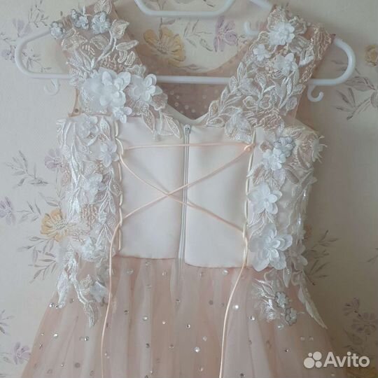 Платье на выпускной в пол со стразами