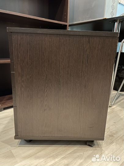 Тумбочки выкатные, цвет венге