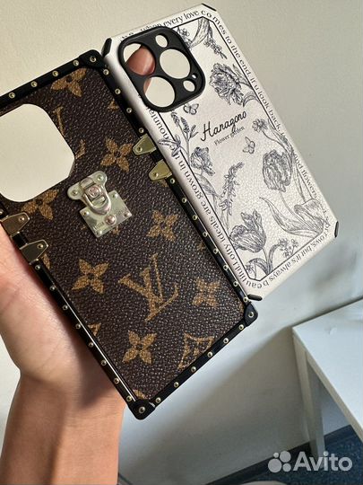 Чехол на iPhone 13 pro