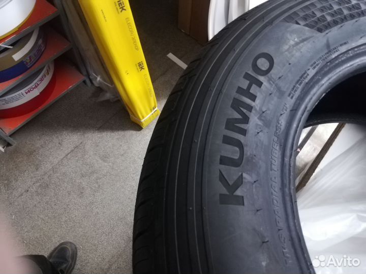 Kumho Crugen HP71 265/65 R17