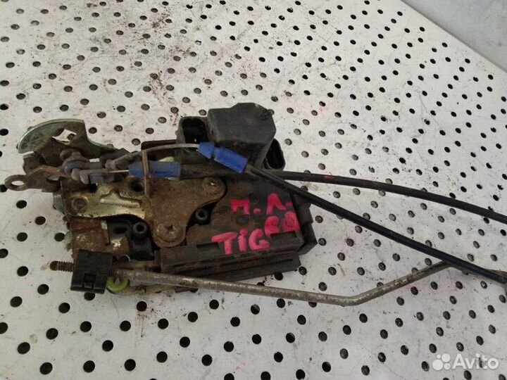 Замок двери передний левый Chery Tiggo 1.8
