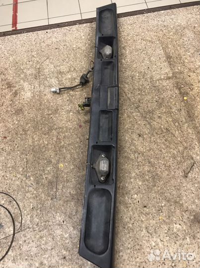 Накладка на крышку багажника Ниссан Премьера GX