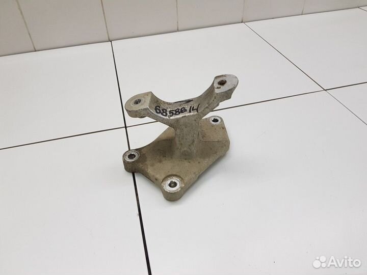 Кронштейн рулевой рейки левый (Haval F7)